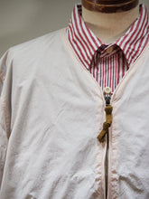 画像をギャラリービューアに読み込む, dip "ナイロンVネックジャケット LIGHT PINK"