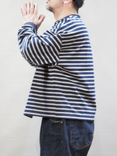 画像をギャラリービューアに読み込む, AUDIENCE "クルーネック クロップド 長袖Tシャツ NAVY/GREY ボーダー"