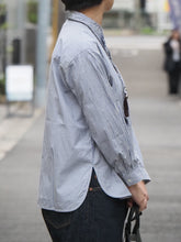 画像をギャラリービューアに読み込む, NOUVELLES DU PARADIS "フリルアレンジ ブラウス BLUE STRIPE"