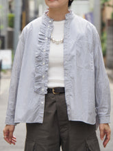 画像をギャラリービューアに読み込む, NOUVELLES DU PARADIS "フリルアレンジ ブラウス BLUE STRIPE"