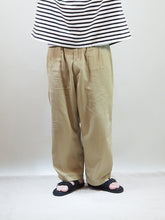 画像をギャラリービューアに読み込む, SETTO × toulouse "2タック ワイドテーパードチノパンツ BEIGE"
