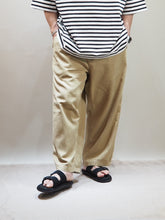 画像をギャラリービューアに読み込む, SETTO × toulouse "2タック ワイドテーパードチノパンツ BEIGE"