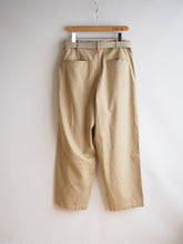 画像をギャラリービューアに読み込む, SETTO × toulouse "2タック ワイドテーパードチノパンツ BEIGE"