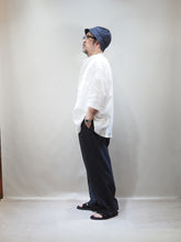 画像をギャラリービューアに読み込む, TIGRE BROCANTE "ライトリネン ベニスビーチスタンドカラーシャツ WHITE"