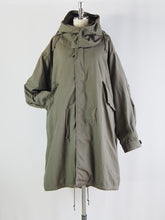 画像をギャラリービューアに読み込む, kha:ki "NEW TYPE-65 COAT"