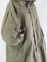 画像をギャラリービューアに読み込む, kha:ki "NEW TYPE-65 COAT"