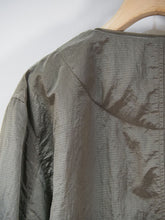 画像をギャラリービューアに読み込む, dip "ナイロン ノーカラージャケット OLIVE"