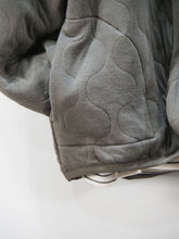 画像をギャラリービューアに読み込む, SPINNER BAIT "ミリタリーキルト カーディガン KHAKI"