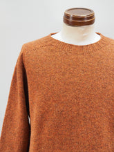 画像をギャラリービューアに読み込む, John Tulloch "シェットランドラムウール クルーネックセーター EMBER "