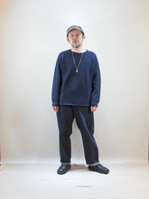 画像をギャラリービューアに読み込む, John Tulloch "シェットランドラムウール クルーネックセーター DARK NAVY"