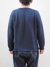 画像をギャラリービューアに読み込む, John Tulloch "シェットランドラムウール クルーネックセーター DARK NAVY"