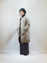 画像をギャラリービューアに読み込む, miffew "NO COLLAR DOWN COAT BEIGE"