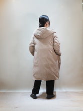 画像をギャラリービューアに読み込む, miffew "FOODED LONG DOWN COAT BEIGE"