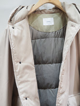 画像をギャラリービューアに読み込む, miffew "FOODED LONG DOWN COAT BEIGE"