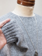 画像をギャラリービューアに読み込む, HARLEY "シェットランドウール オーバーサイズクルーネックセーター MID GREY"