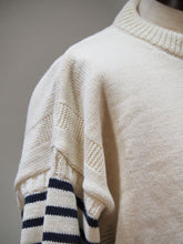 画像をギャラリービューアに読み込む, JAMES CHARLOTTE "ガンジーセーター NATURAL/NAVY”
