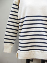 画像をギャラリービューアに読み込む, JAMES CHARLOTTE "ガンジーセーター NATURAL/NAVY”