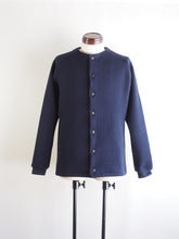 画像をギャラリービューアに読み込む, AUDIENCE "ストライプキルト ノーカラースナップジャケット NAVY"