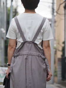 KHA:KI "V NECK JUMPER DRESS"