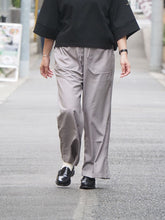 画像をギャラリービューアに読み込む, KHA:KI &quot;WIDE UTILITY PANTS&quot;
