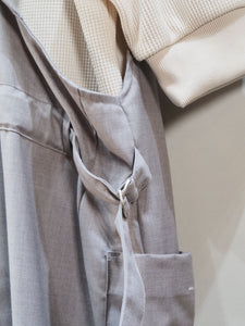 KHA:KI "V NECK JUMPER DRESS"