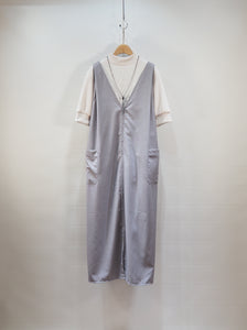 KHA:KI "V NECK JUMPER DRESS"