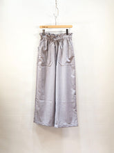 画像をギャラリービューアに読み込む, KHA:KI &quot;WIDE UTILITY PANTS&quot;
