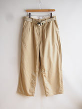 画像をギャラリービューアに読み込む, SETTO × toulouse &quot;2タック ワイドテーパードチノパンツ BEIGE&quot;
