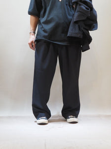 AUDIENCE "ウールライクサージ ２タックイージーワイドパンツ NAVY"