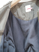 画像をギャラリービューアに読み込む, dip &quot;ナイロン ノーカラージャケット OLIVE&quot;
