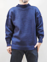 画像をギャラリービューアに読み込む, GUERNSEY WOOLLENS &quot;オーバーサイズ ガンジーセーター NAVY&quot;
