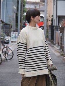 JAMES CHARLOTTE "ガンジーセーター NATURAL/NAVY”